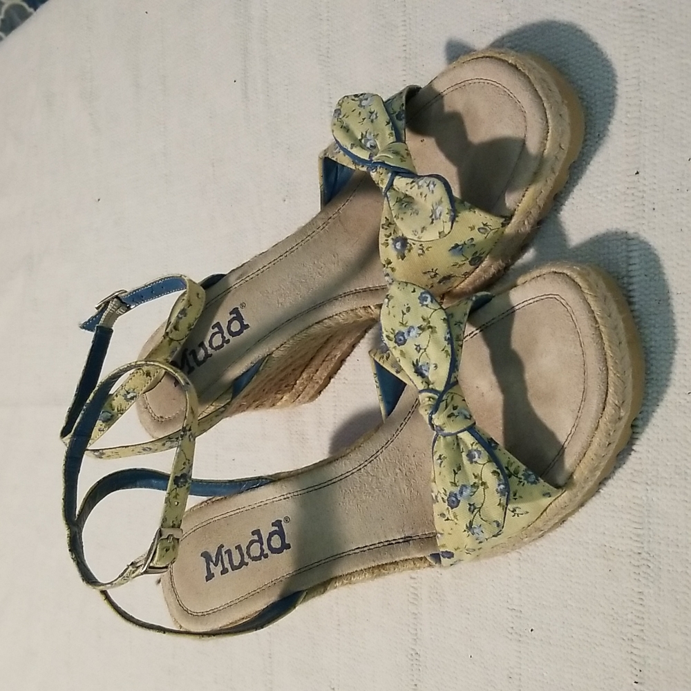 Mudd Espadrilles Yellow with Blue Flowers